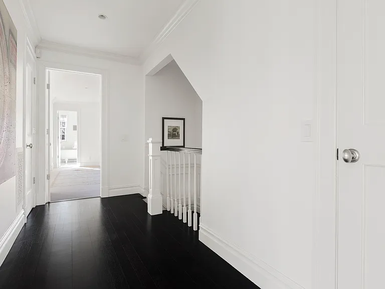 33 Christopher St — Photo 19