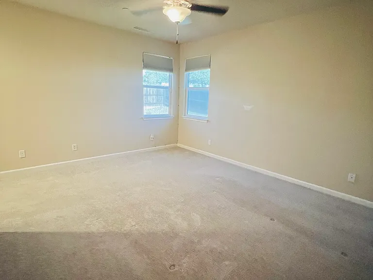 2953 Bancroft Dr — Photo 17