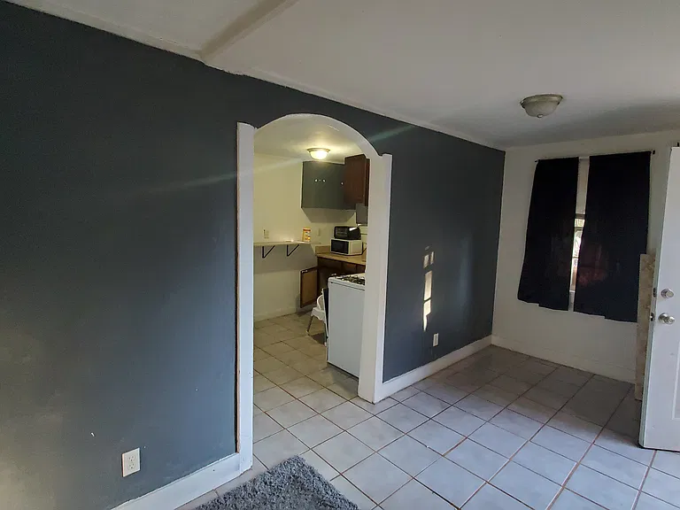 1014 Moreland Ave — Photo 7