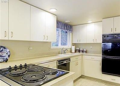 4th image of 215 NE 127th St
