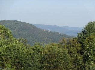 138 Panorama Dr, Fancy Gap, VA 24328