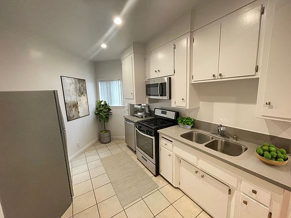 5th image of 4232 Lindblade Dr APT 7