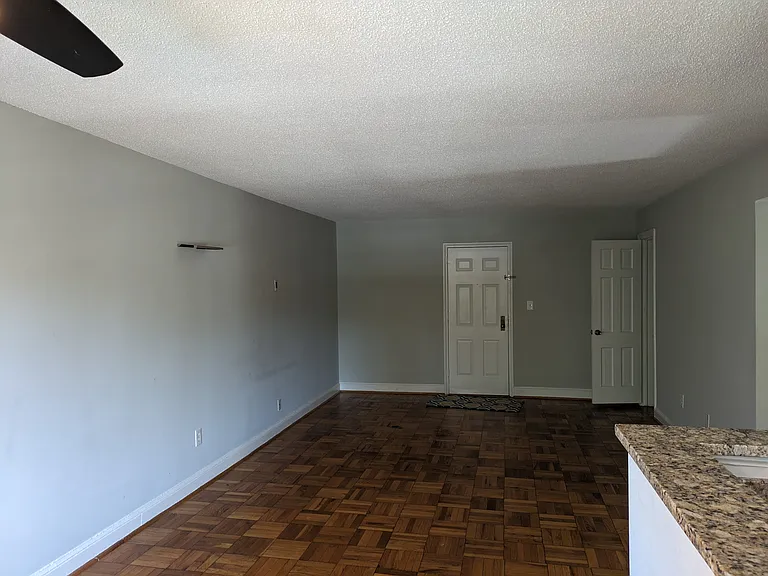 1716 W Abingdon Dr — Photo 9