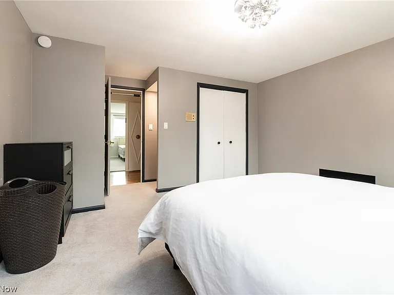 25150 Cardington Dr — Photo 31