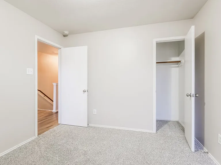 21243 Linden House Ct — Photo 15