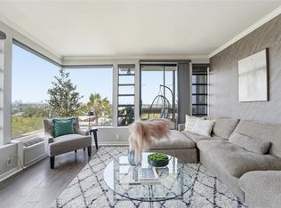 2525 E 19th St APT 32, Signal Hill, CA 90755