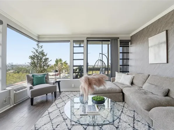 2525 E 19th St APT 32, Signal Hill, CA 90755