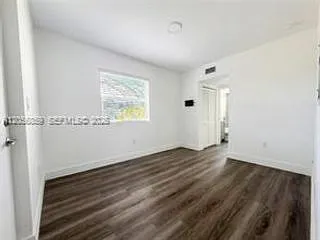 Studio, 1.0 bath, 425 sqft, $1,600 — Photo 3