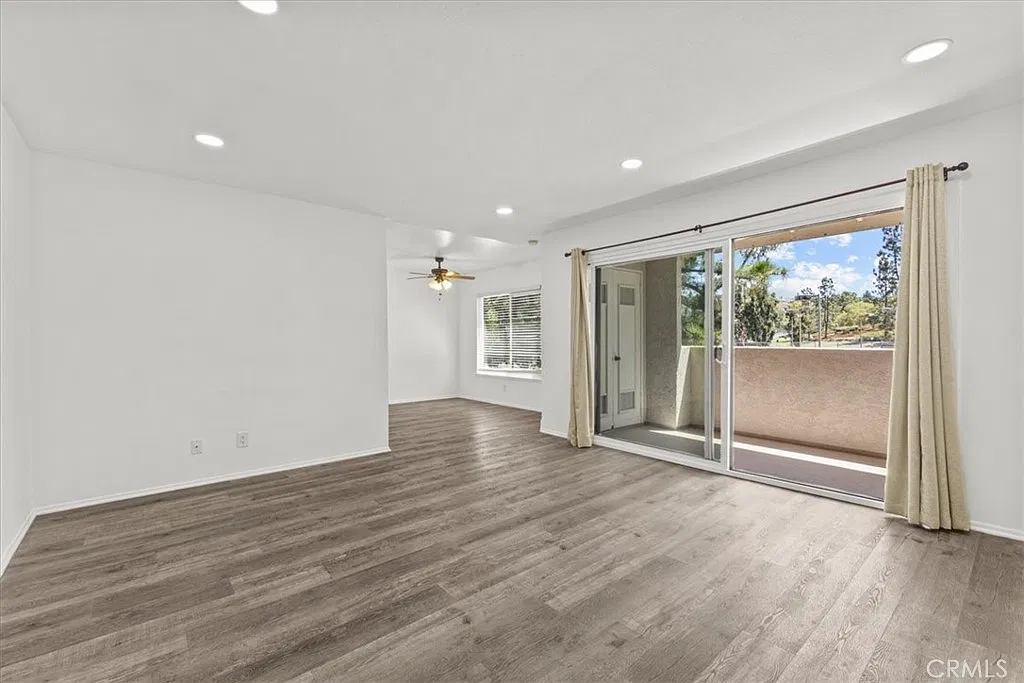 2 bed, 958 sqft, $2,995 — Photo 3