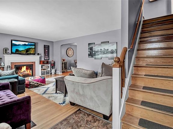 2nd image of 282 Northwood Dr