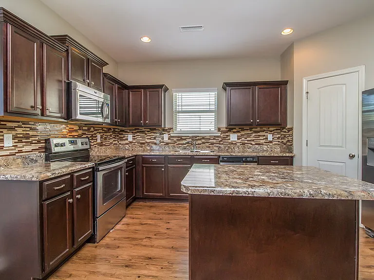 8005 Lakota Ct — Photo 7