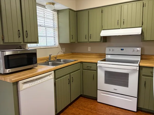 4201 Wood Hill Ct, Tallahassee, FL 32303