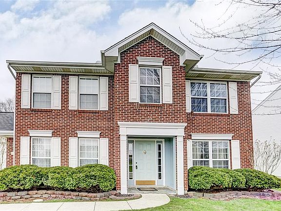 3rd image of 2487 Renwick Way