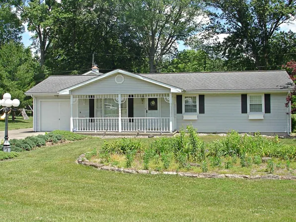 102 Bel Air Dr, Loogootee, IN 47553