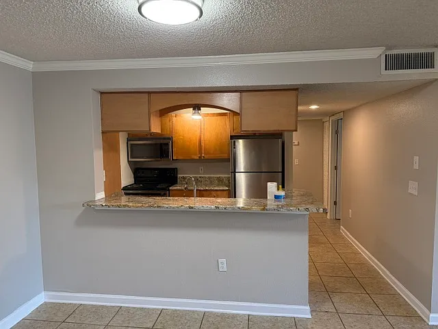 2500 Winding Creek Blvd — Photo 12