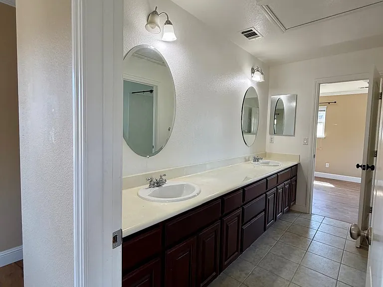 1326 Remington Ct — Photo 22