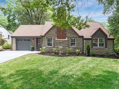 8125 High Dr, Leawood, KS, 66206