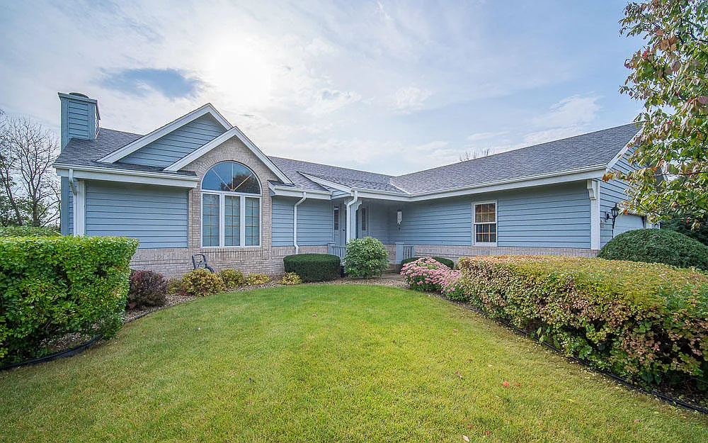 W147N6946 Woodland Dr photo 1