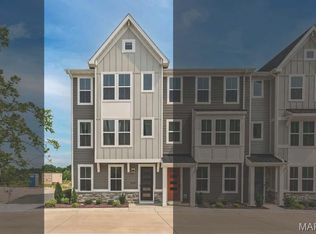 8932 Gateway Cir, Saint Louis, MO 63144
