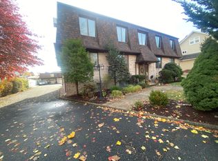 144 Riverside Ave APT 2, Lyndhurst, NJ 07071