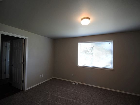 5th image of 5006 104th Pl NE