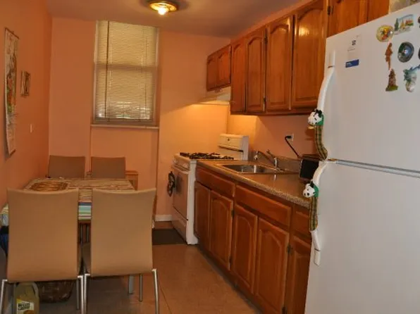 2626 Homecrest Avenue image 1 of 5