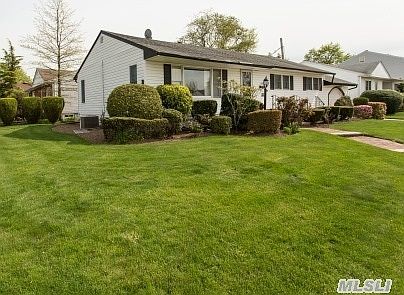 4th image of 719 Othello Ave
