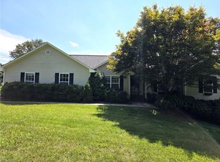 1701 Greenhill Rd, Mount Airy, NC 27030
