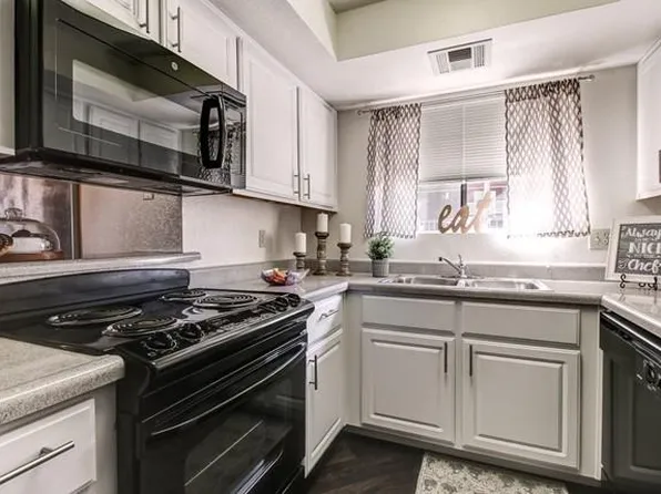 La Estancia Apartments