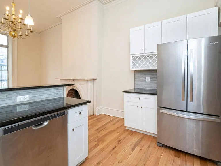 32 E Preston St #A — Photo 14