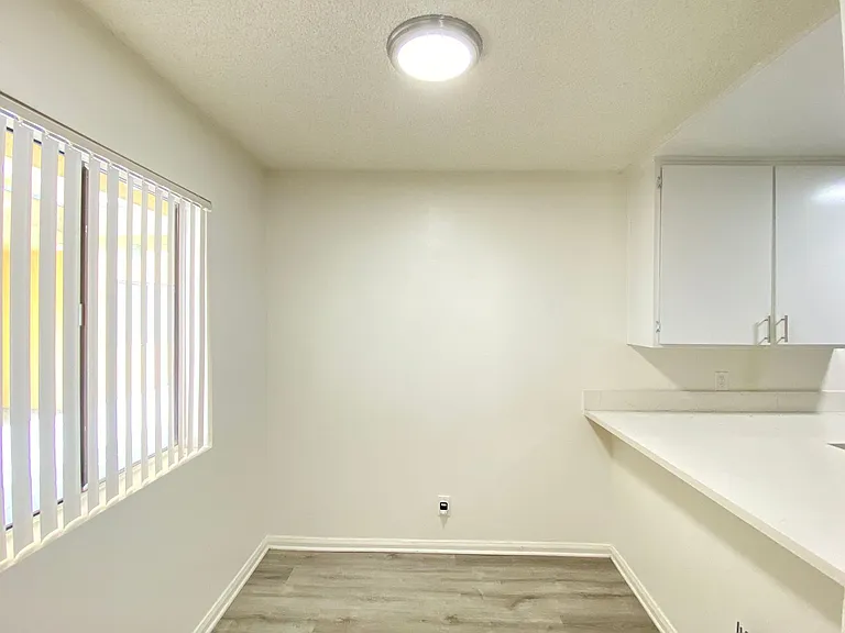 2724 Abbot Kinney Blvd. — Photo 31