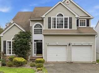 211 Winding Hill Dr, Hackettstown, NJ 07840