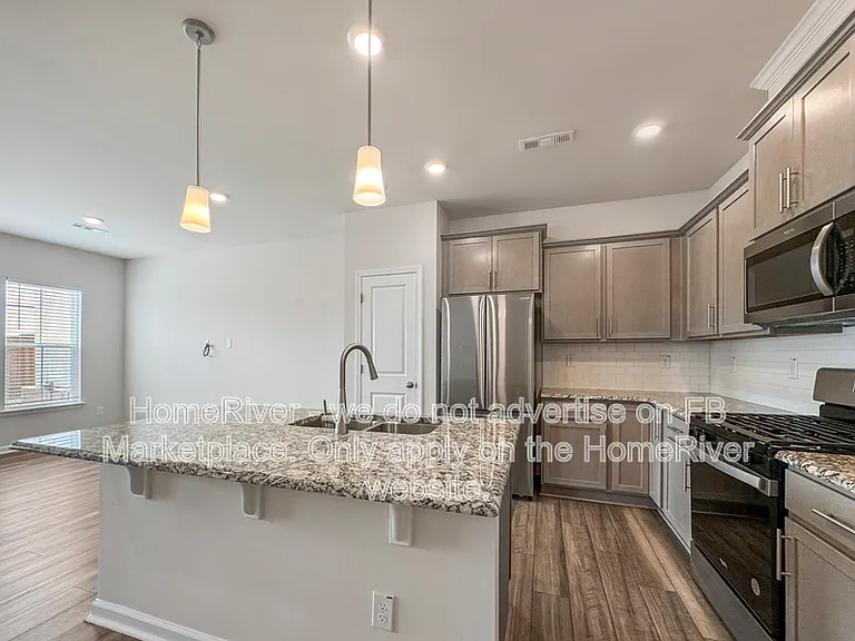 3715 Feltham Ln — Photo 6