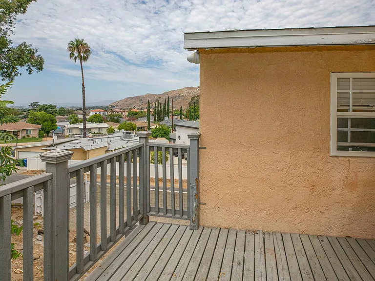 11029 Eldora Ave — Photo 10