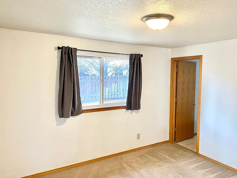 1731 NE Mark Ct — Photo 12
