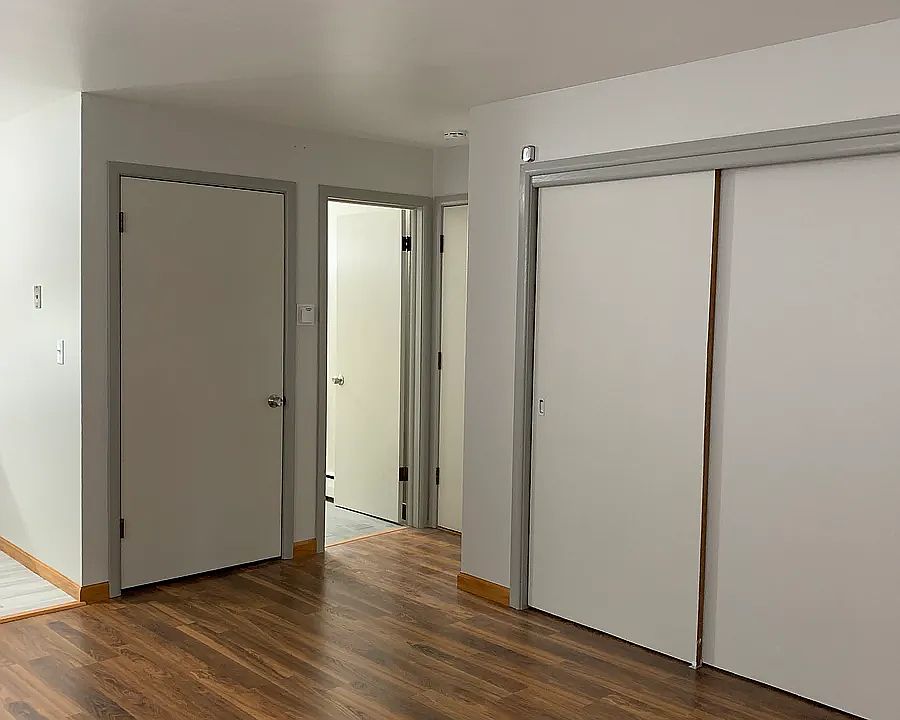 2nd image of 1557 N Farwell Ave #44176dc10