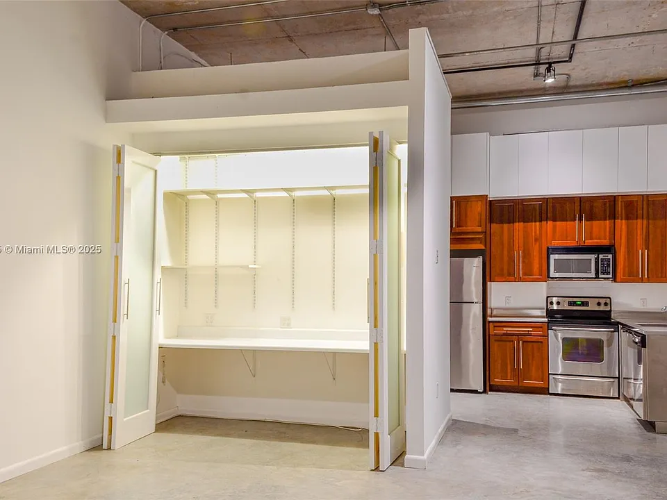 250 NW 23rd St #308