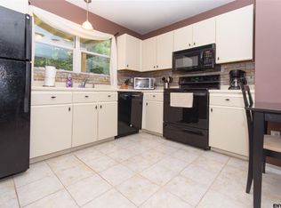 25D Pine Ln APT 4, Albany, NY 12203