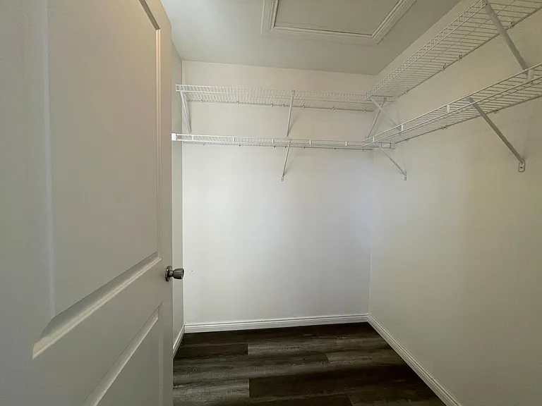 11695 Squiers Blvd — Photo 13