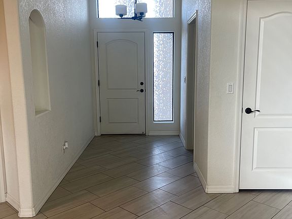 4th image of 2028 E Kiowa Dr