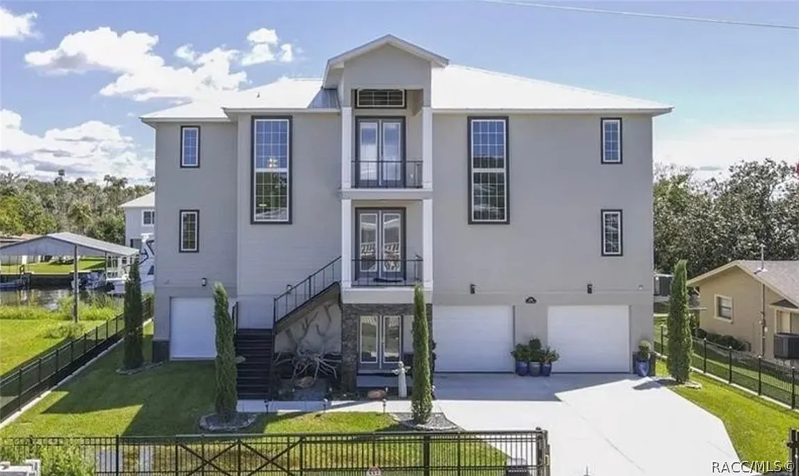3 bed, 5.0 bath, 3824 sqft, $15,000 — Photo 1