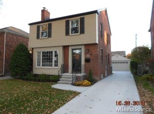 454 McKinley Ave, Grosse Pointe Farms, MI 48236
