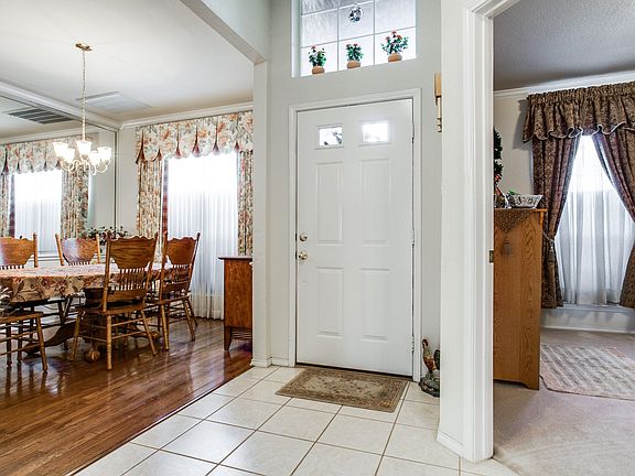 3rd image of 1712 Brittany Ln