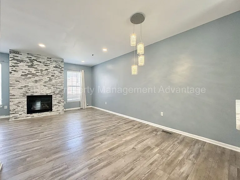 25582 Saint James — Photo 4