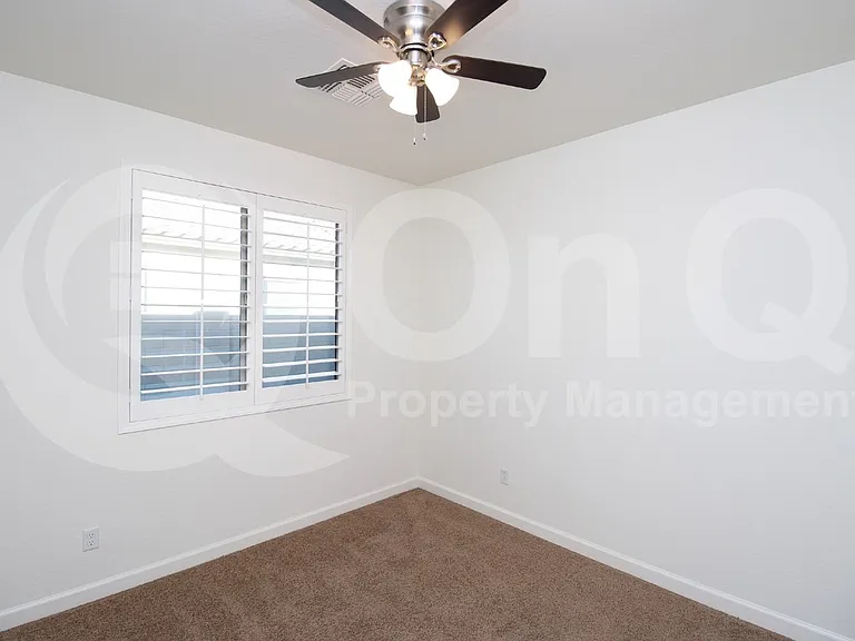 4535 S Ellesmere St — Photo 14