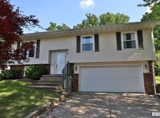 418 Sangamon Rd, Marquette Heights, IL 61554