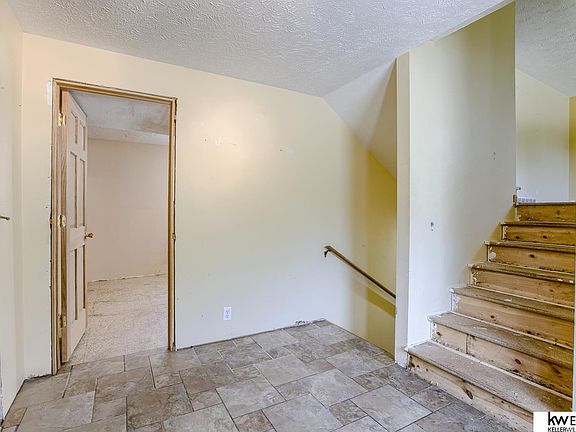 4th image of 2212 N 189th St