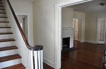 3rd image of 302 S Aurora St