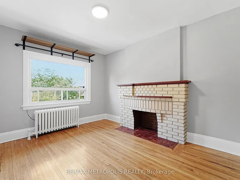 277 Gilmour Ave #UPPER — Photo 12