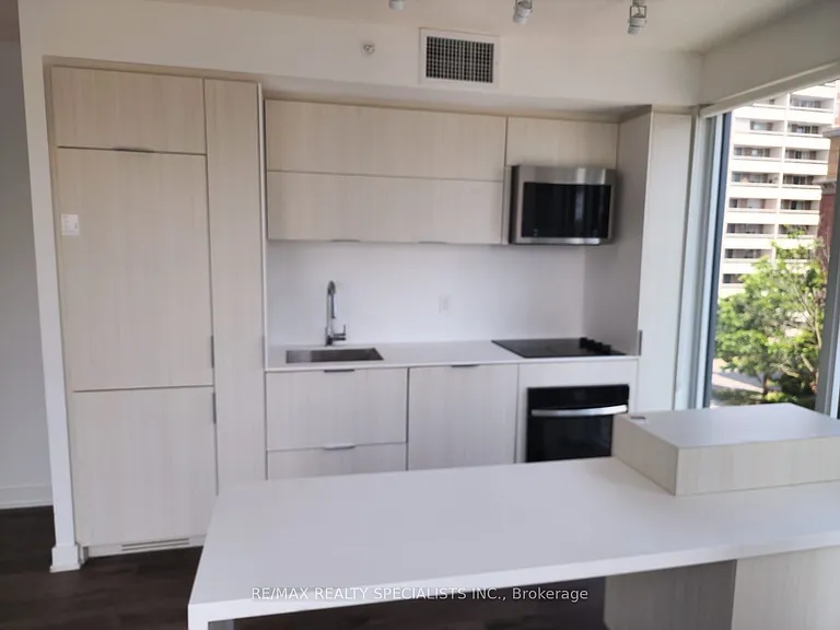 370 Martha St S #204 — Photo 13